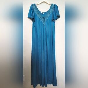 Vintage Miss Elaine Nightgown